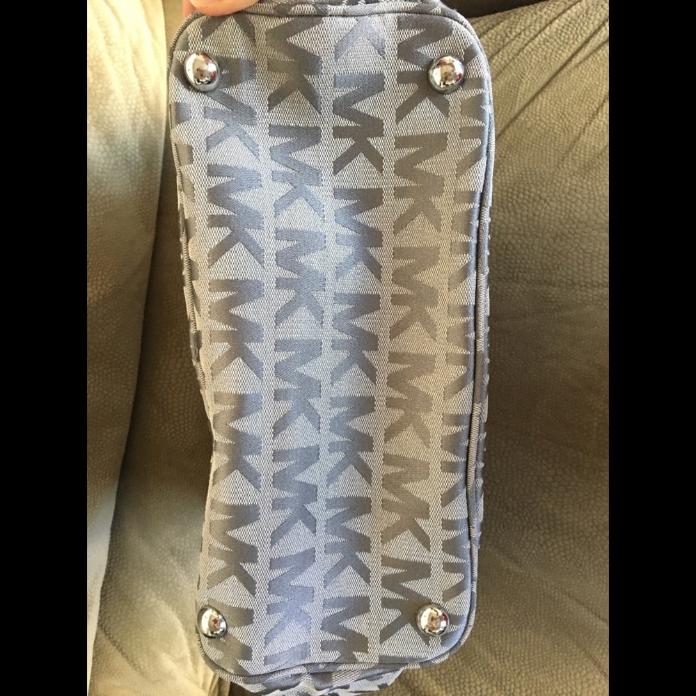 MK Jet Set Signature Logo Shoulder Tote - Picture 3 of 3